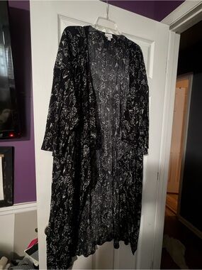 Lularoe plisse Black Floral Open Duster